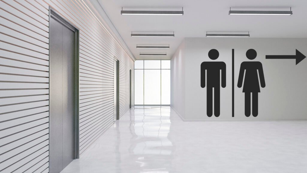 tren cubicle toilet